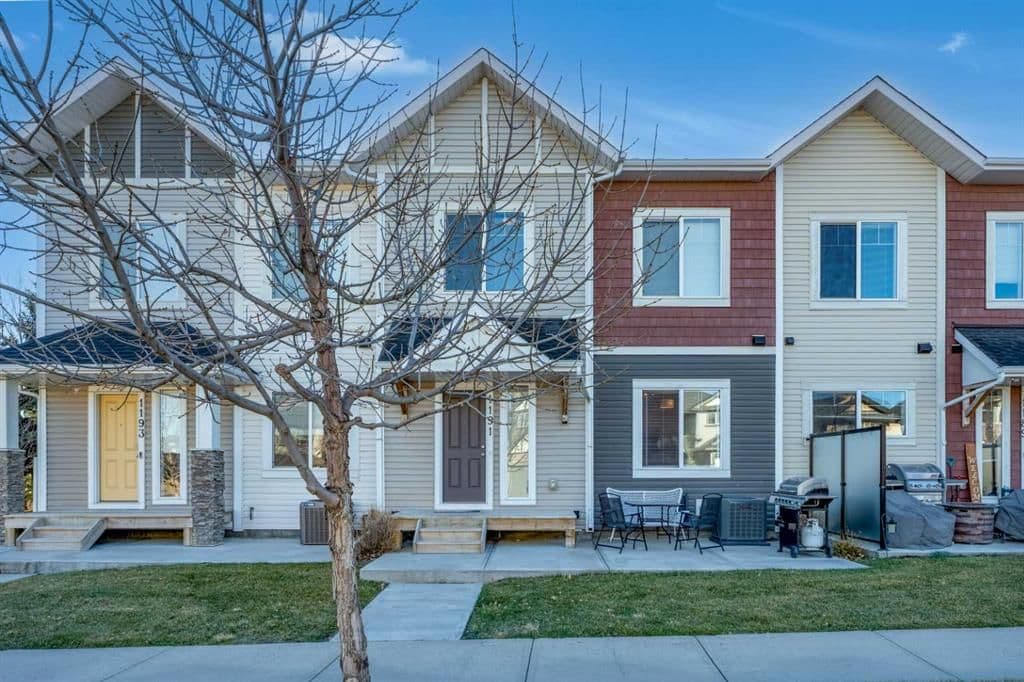 Sold property in Canals