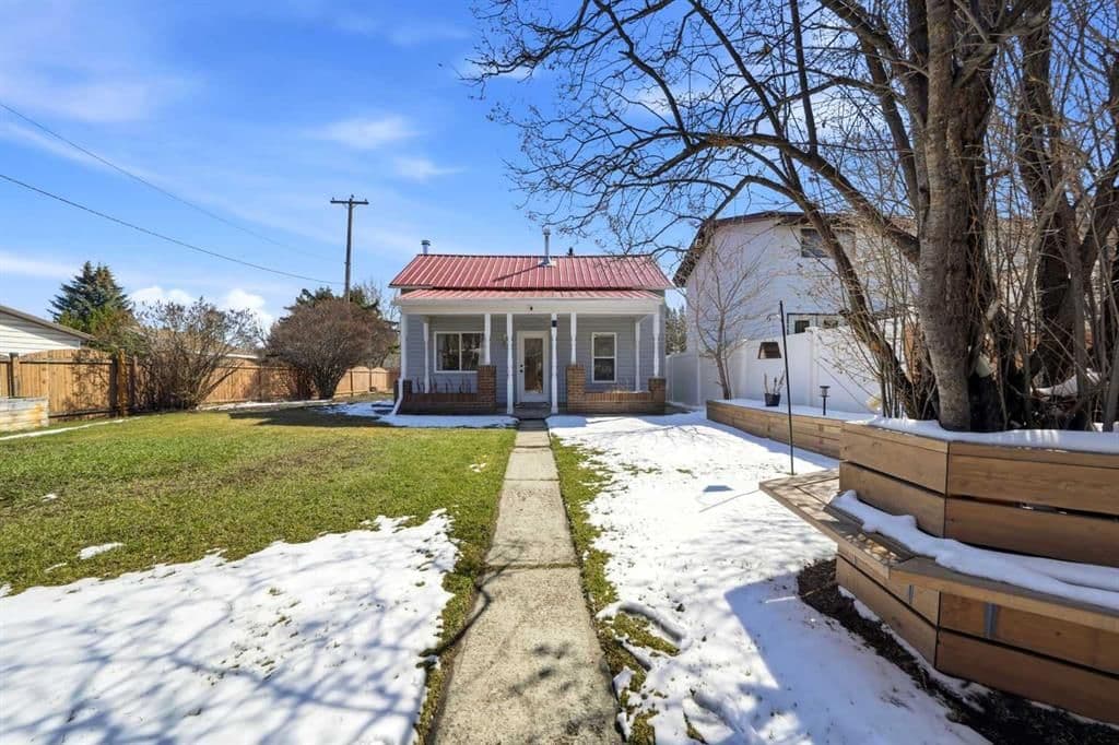 Sold property in Downtown Lacombe
