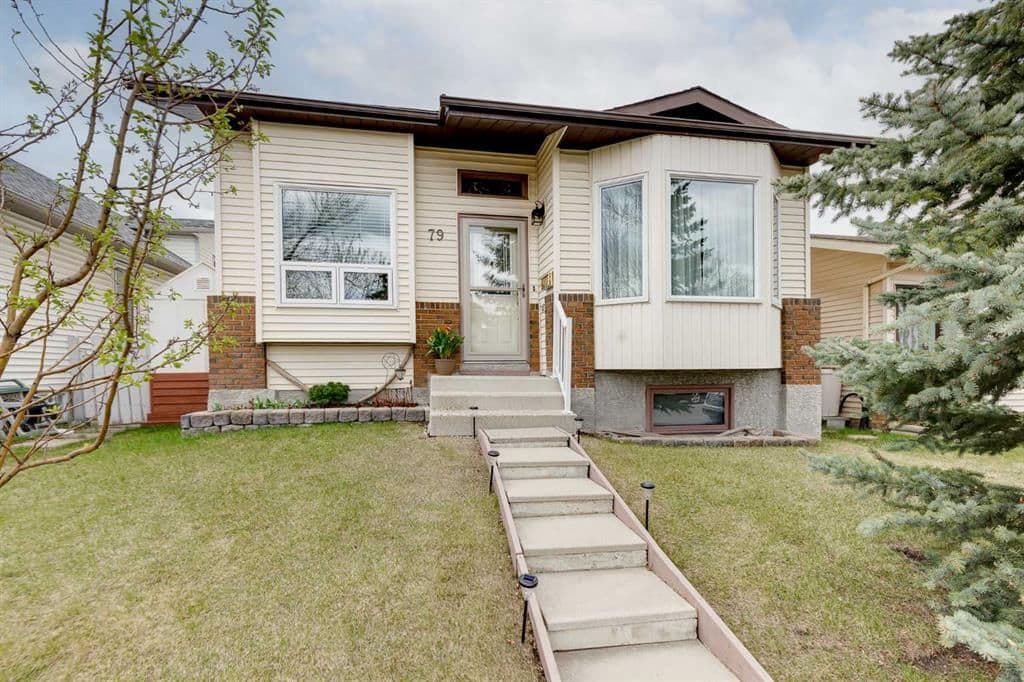 Sold property in MacEwan Glen