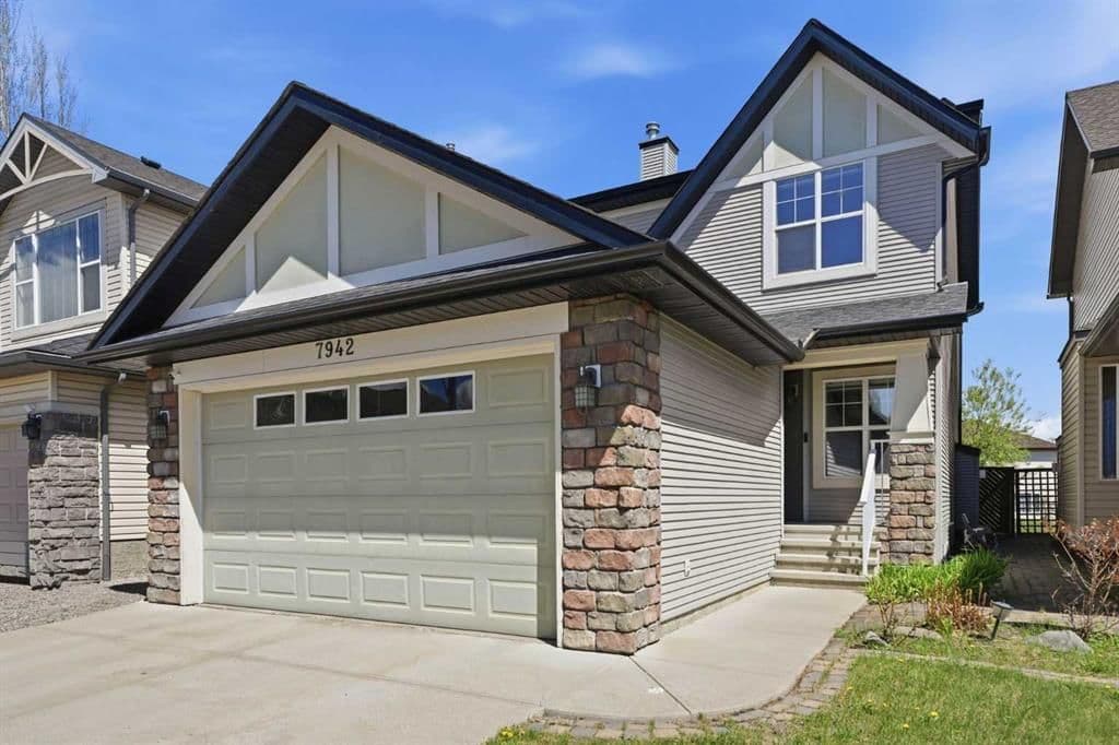Sold property in Cougar Ridge