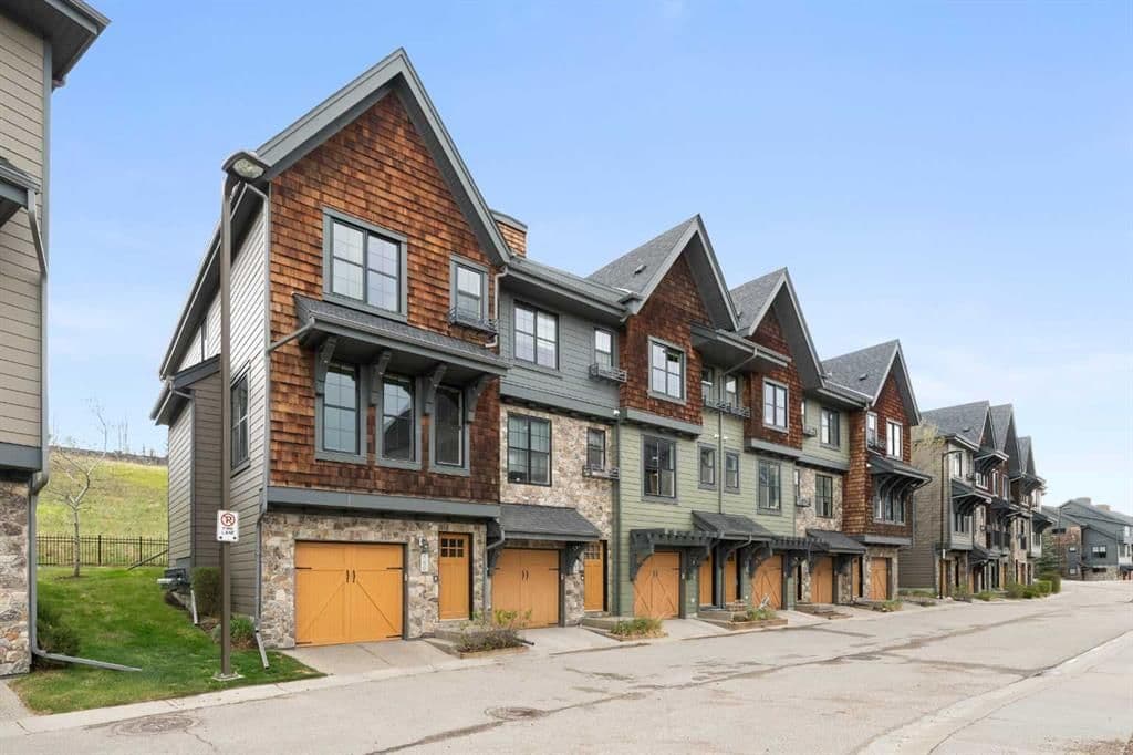 Sold property in Aspen Woods