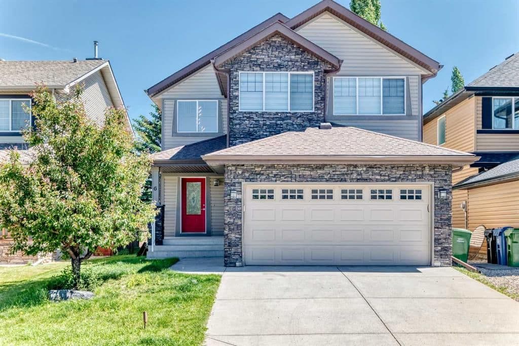Sold property in Cougar Ridge