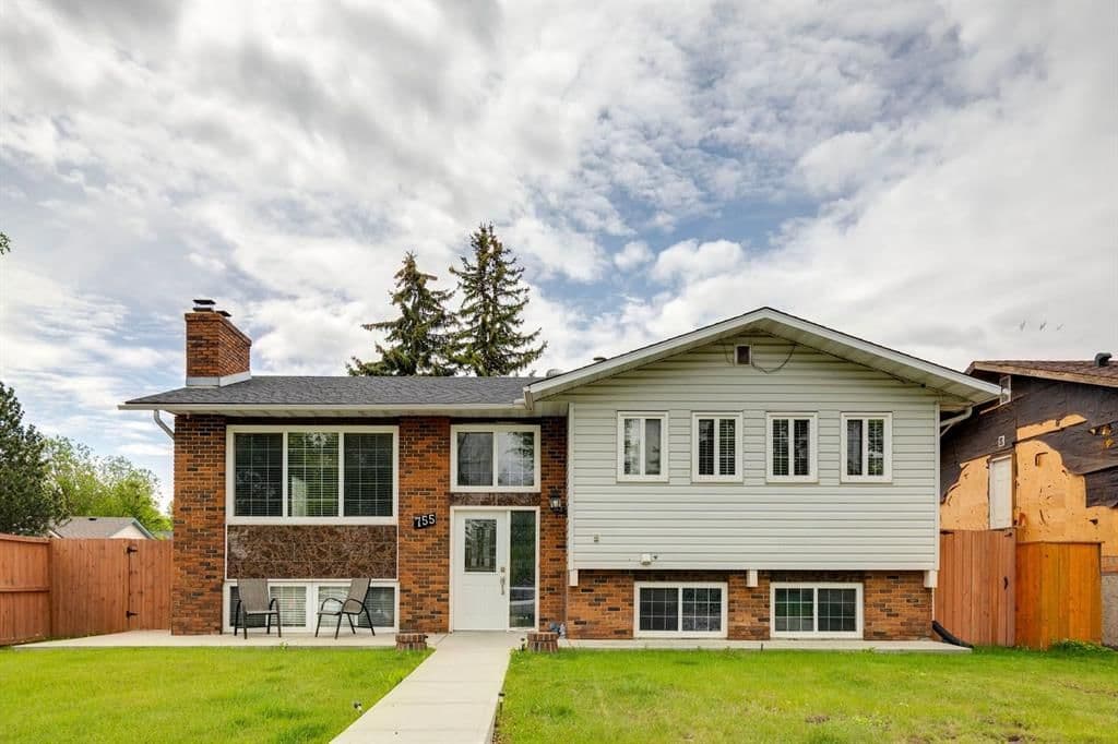 Sold property in Whitehorn