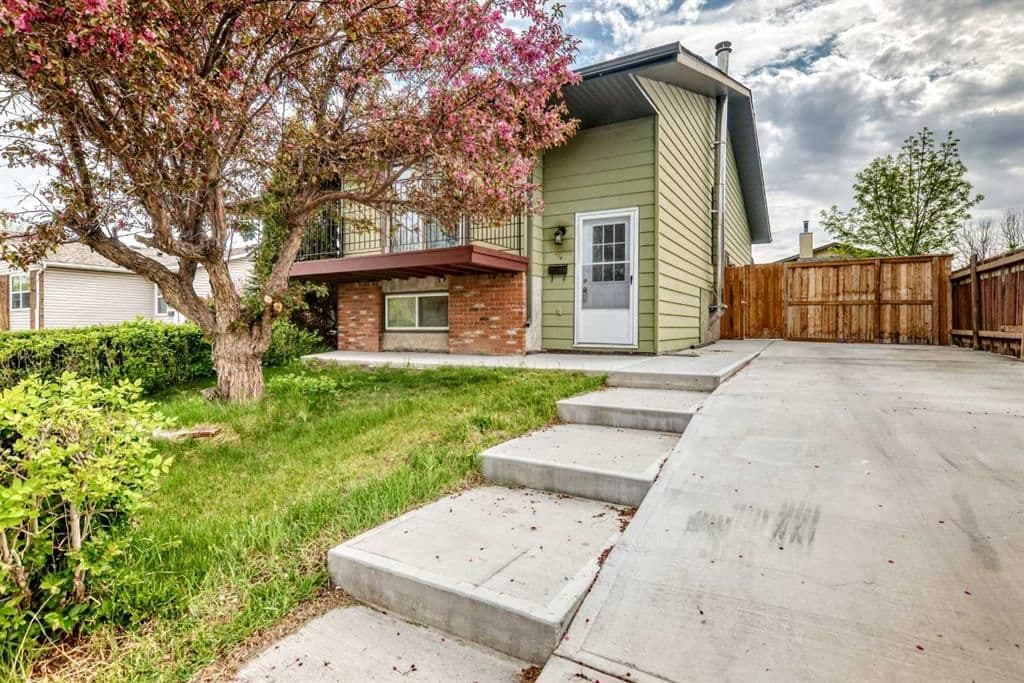 Sold property in Whitehorn