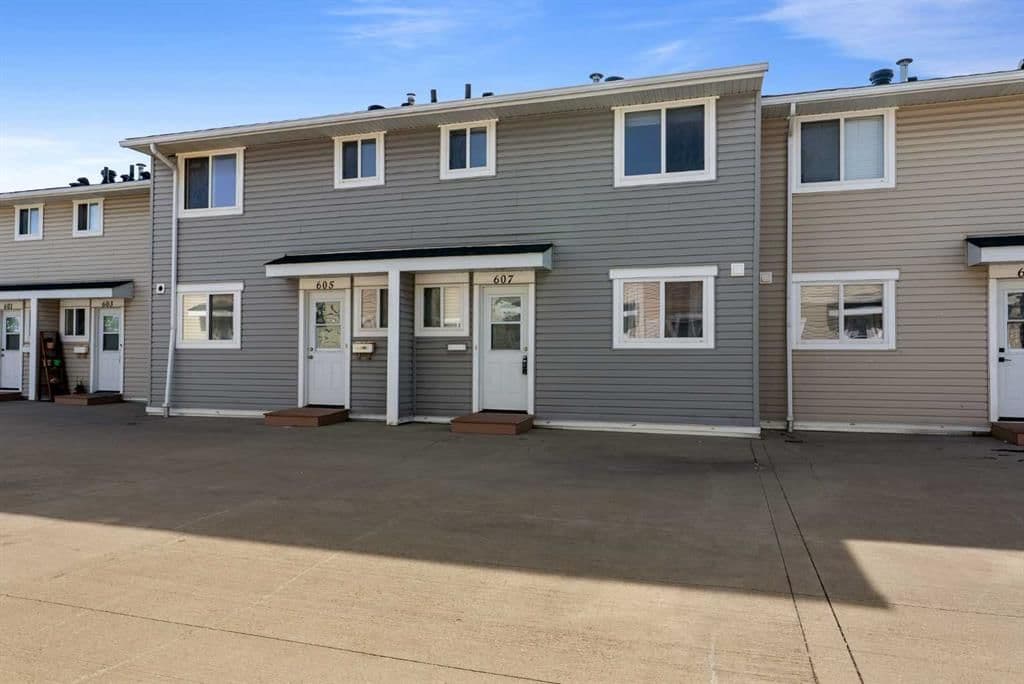 Sold property in Thickwood