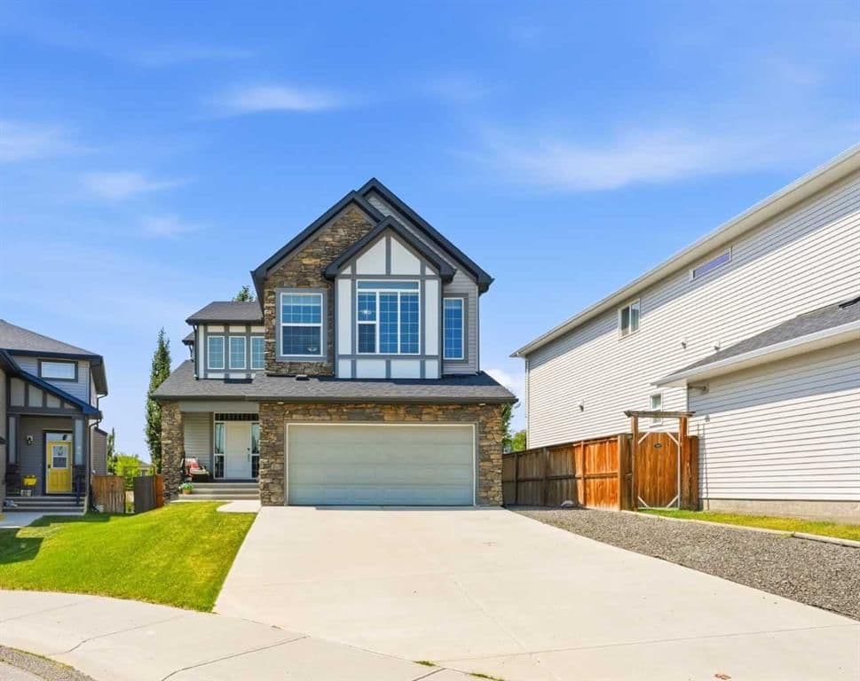 Sold property in Drake Landing