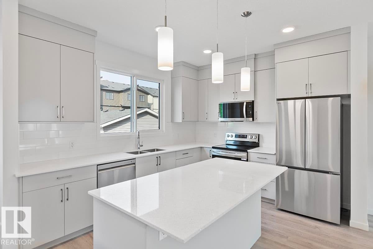 Sold property in Kinglet Gardens