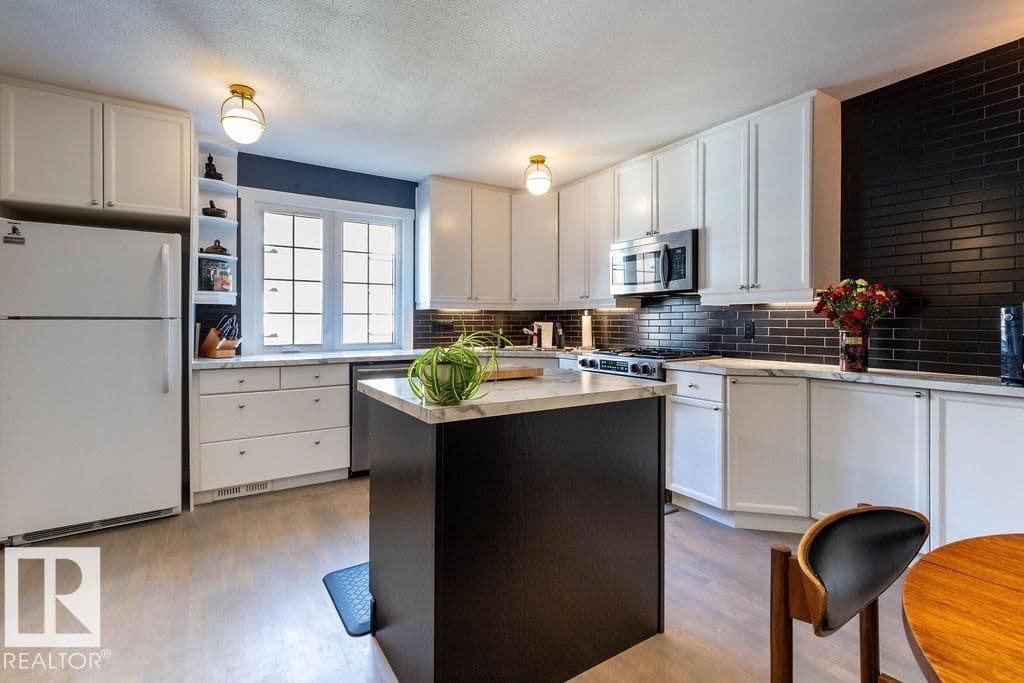 Sold property in Callingwood South