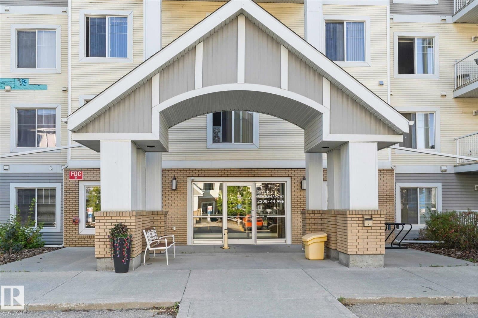Sold property in Larkspur