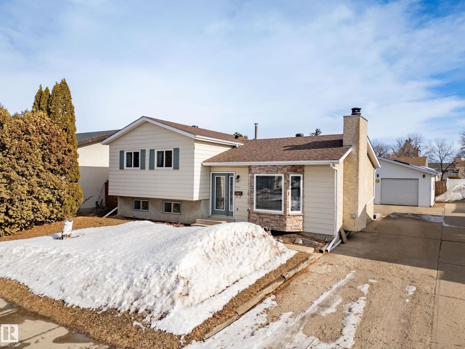 Sold property in Pineview Fort Sask.