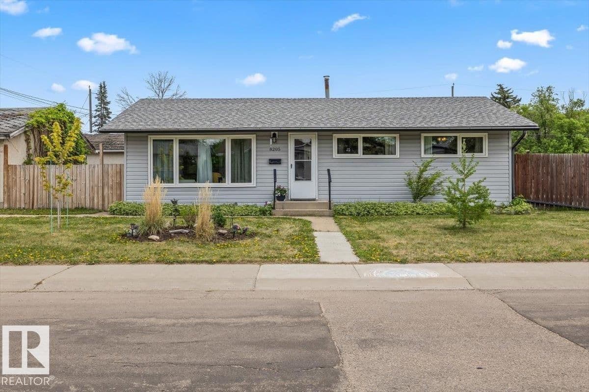 Sold property in Elmwood