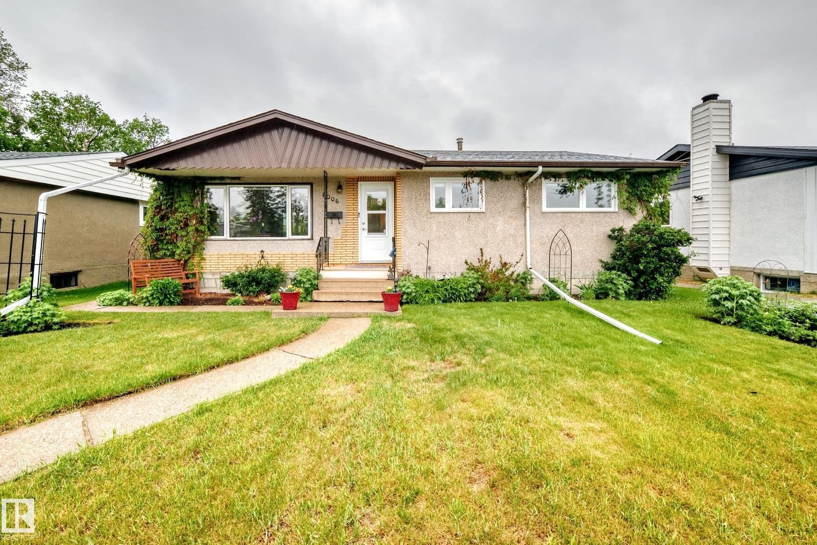 Sold property in Elmwood