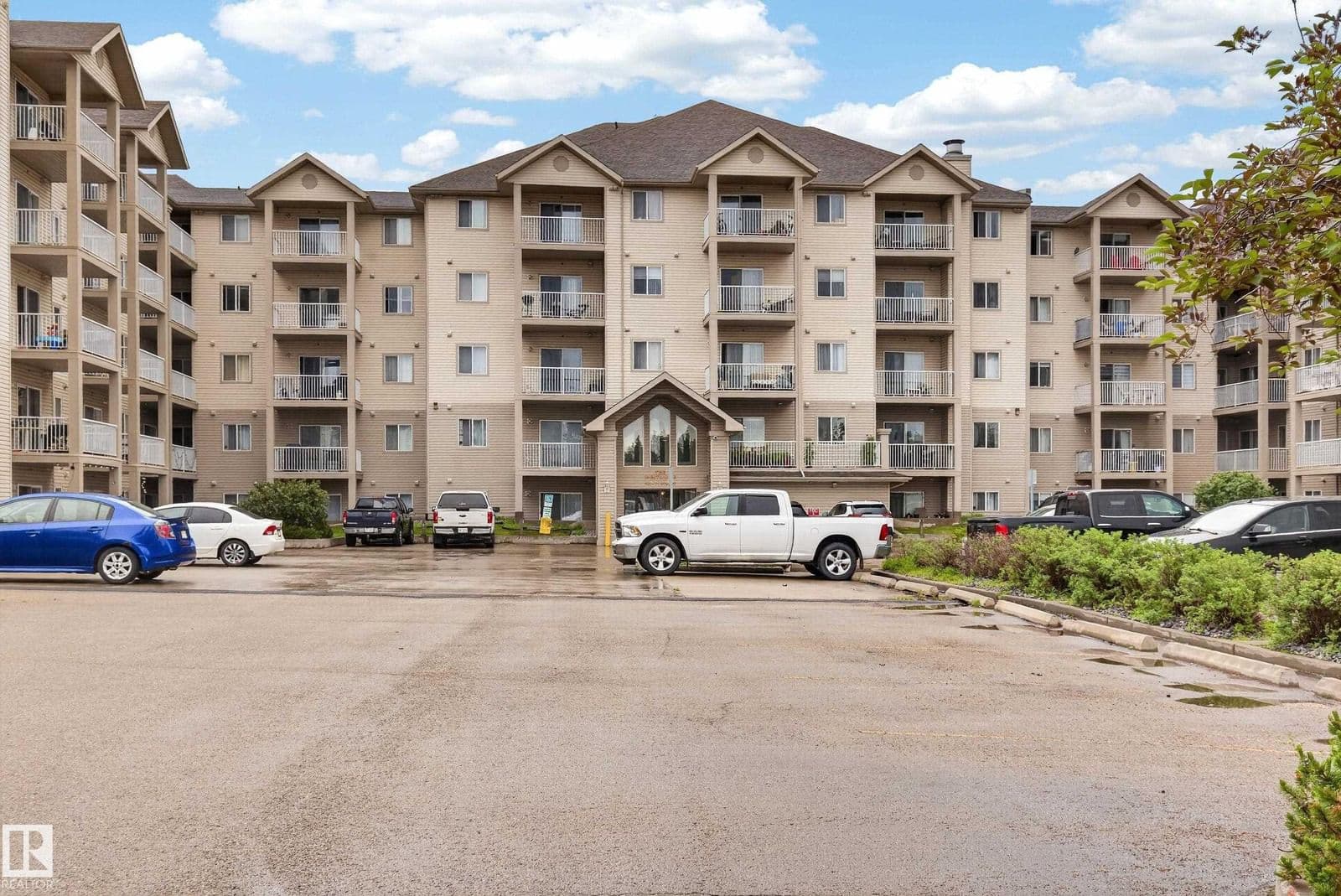 Sold property in Callingwood North